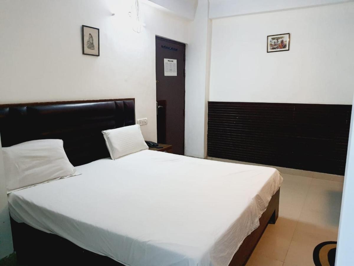 Bhawana Hotel Agra  Bagian luar foto